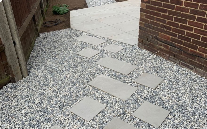 Creation Stepping stones in Pangbourne designed on 10/01/2023