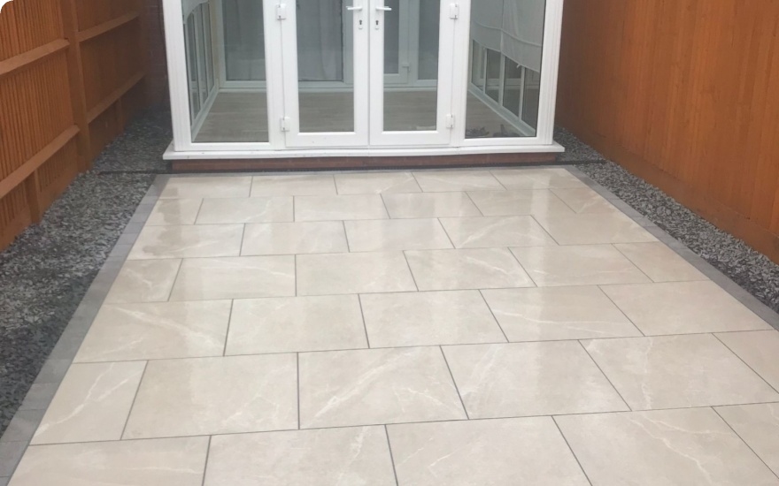 Design Contrasting borders in Three Mile Cross completed on12/01/2023