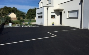 Courtyard made of Tarmac and Couture Paving®