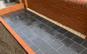 Contrasting paving